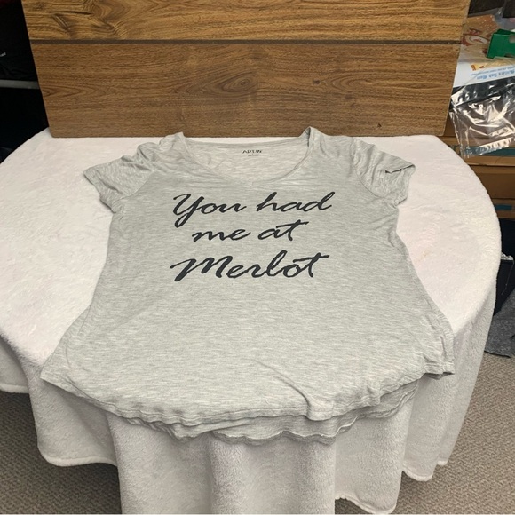 Apt 9 graphic tee size Large gray with black lettering You Had Me At Merlot - Picture 3 of 7